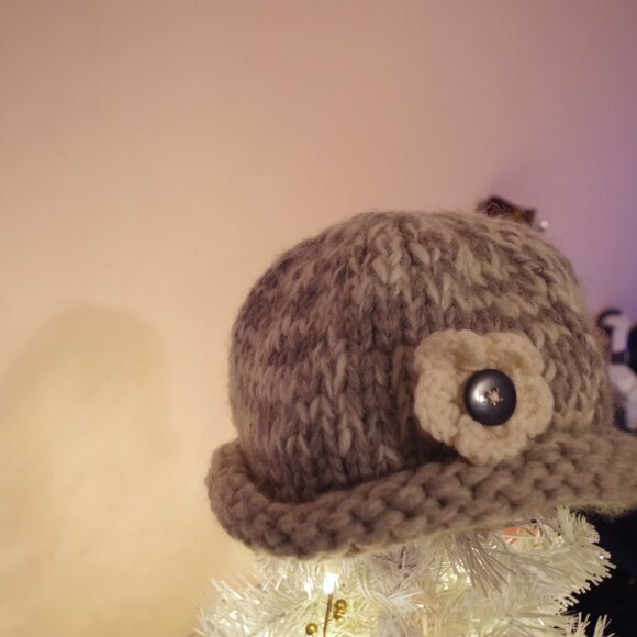 Women's Knitted Wool Hat Hand Made - Picture 3 of 4